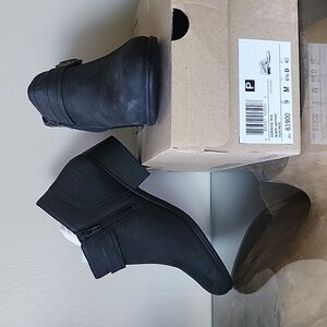 CLARKS Adreena Mid Black Leather Zip Up Buckle Booties Women 9 New